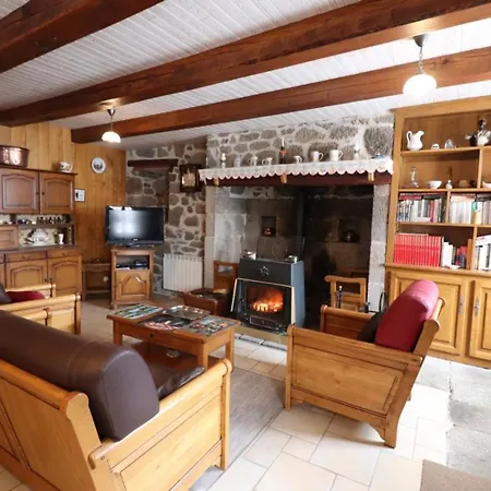 Ferienhaus Gite De Charme Au Coeur Des Volcans D'auvergne, Proche Super-lioran, Nature Et Histoire - Fr-1-742-458
