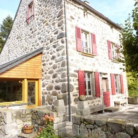 Feriehus Gite De Charme Au Coeur Des Volcans D'auvergne, Proche Super-lioran, Nature Et Histoire - Fr-1-742-458