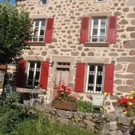 Gite De Charme Au Coeur Des Volcans D'auvergne, Proche Super-lioran, Nature Et Histoire - Fr-1-742-458 Ferienhaus Dienne (Cantal)