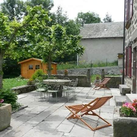 Ferienhaus Gite De Charme Au Coeur Des Volcans D'auvergne, Proche Super-lioran, Nature Et Histoire - Fr-1-742-458